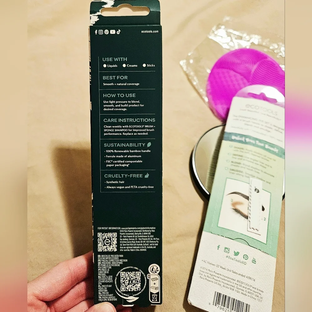 Ecotools Makeup brushes + Unbranded magnifying mirror & brush cleaning mat